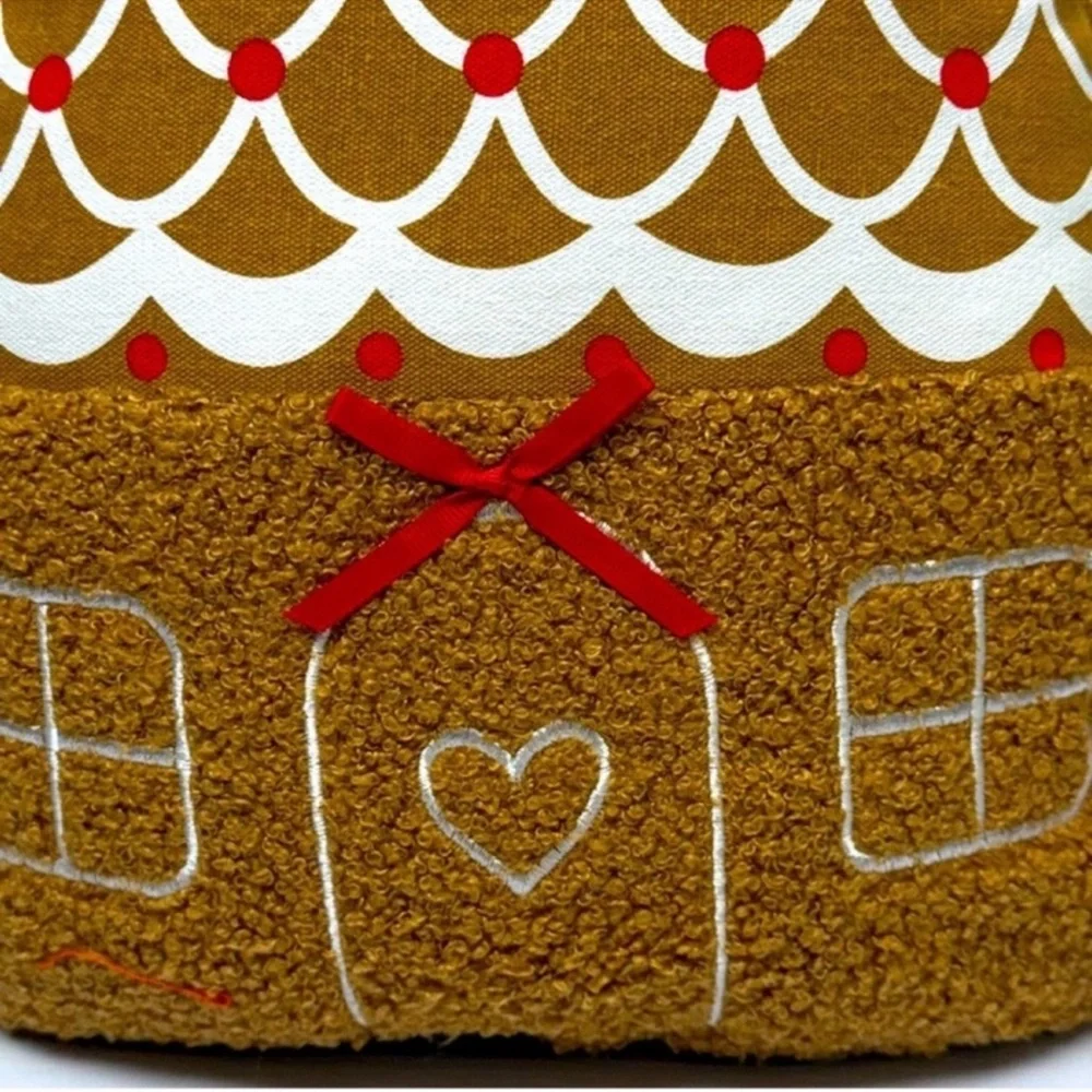 Target Bullseye Playground Holiday Gingerbread House Decorative Pillow, New!